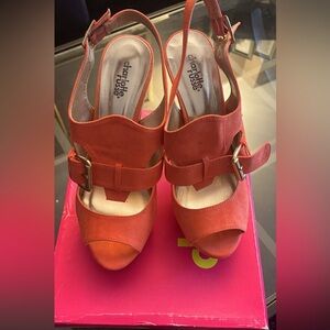 Coral suede heels size 10. 3"